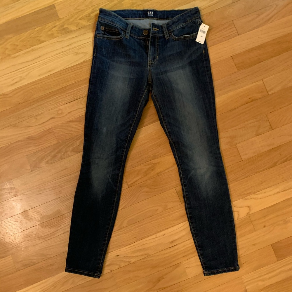 Brand new with tags! Gap skinny jeans.